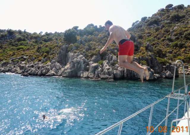 175703_182216081847418_2467526_o